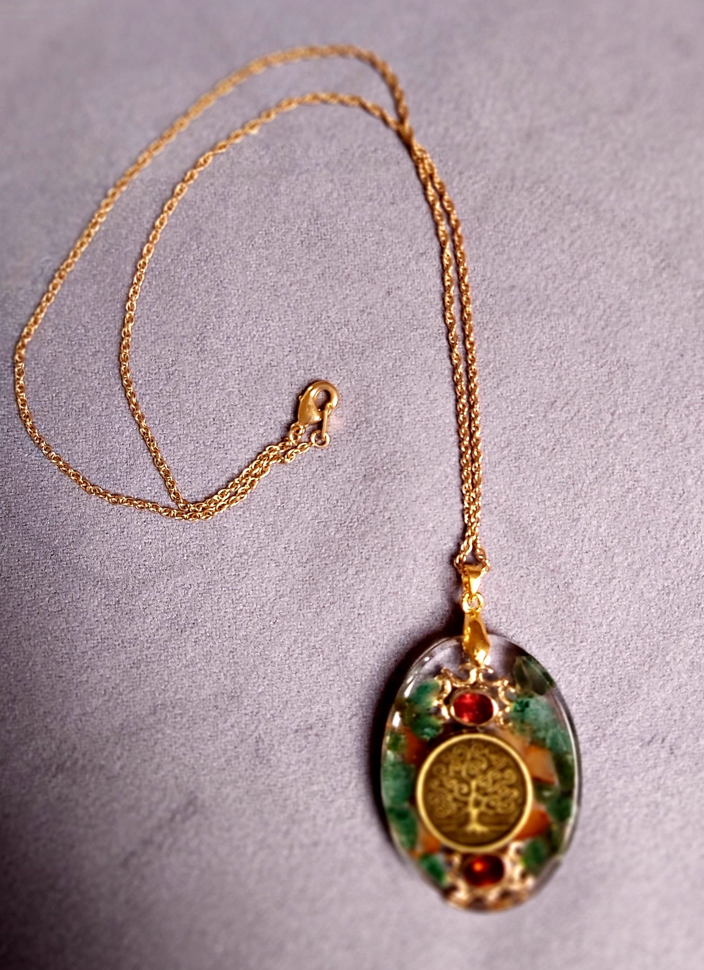 Orgon Kette "Weltenbaum Yggdrasil" mit Smaragden und Karneol